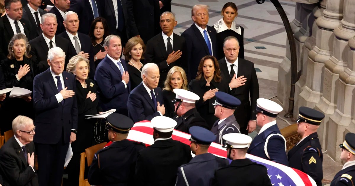 All five living US presidents pictured together at funeral of Jimmy